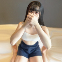 【初】20歲白皙美乳學生妹熱戀中「大叔，我怎麼樣？」緊緻小穴擠讓她高潮