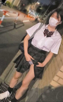 在公園插入玩具，晚上散步，帶回家中出~縣立普通科定時制~白色巨乳美少女~