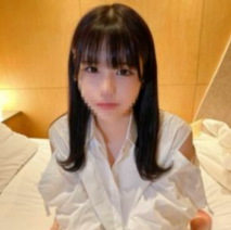 像小母狗一樣甜美臉蛋的短期大學生。 在色情遊戲中第一次的經驗…對安靜的感覺感到興奮的射精♥兩情相悅♥