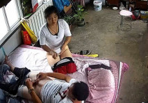 家庭攝像頭破解真實偷拍，農村性福小兩口睡醒午覺來上一炮，飢渴大白屁股騷妻全程主動