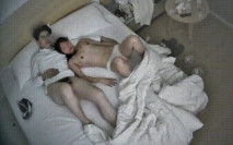 上帝視角 眼鏡男青年的女朋友小屁股好看 活潑可愛 配合積極 被操完之後還用手和嘴給男友收個尾