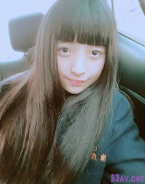 小蘿莉剛發育就對着鏡頭全祼自慰