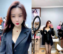 極品尤物！女神模特OL風！頂級黑絲美腿，脫衣舞超會誘惑，掰開微毛小穴翹臀，浴室洗澡極度誘惑