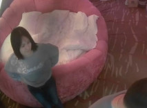 酒店偷拍豪華大電視房偷拍 胖總下班帶著女下屬開房過夜舔穴操逼