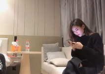 高挑性感御姐范女神約到酒店 這風情真是讓男人欲火焚身 黑色包臀裙極品豐腴身材扛起美腿爆操啊啊呻吟