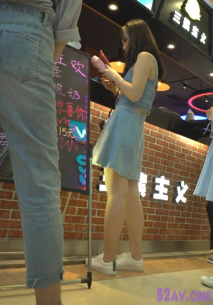 跟蹤廁拍漂亮妹子