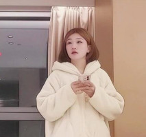 探花喜來登 今天約了個眉眼兒很好看的短髮女大學妹下課之後偷偷出來兼職，各種姿勢玩了一遍後又換上JK繼續玩