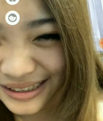 視訊妹給粉絲放福利