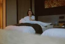 偷拍甜美空姐 溫柔型，蜜桃臀，大長腿，喝酒暈了，迷迷糊糊中被操醒，精彩！