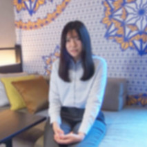 美麗的淡粉色的陰戶。 不時髦的高挑樸素OL。但是人生經驗好像還很少。