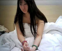 最新酒店偷拍！近距離隱藏攝像頭，文靜清純的鄰家美眉，被男友用玩具挑逗的一次次高潮變蕩婦，可憐兮兮的 還被操哭了