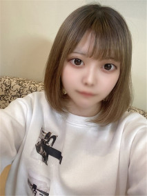 【2004年出生】19歲的女孩子，喜歡看漫畫的"小慎"在大叔的肉棒中出兩次