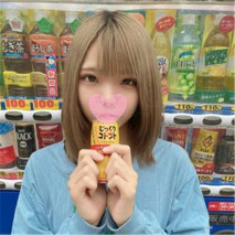 怒濤的96分！小動物系的白皙苗條美少女中出白漿。