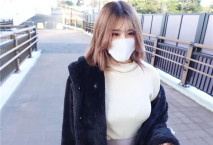 『無』『完全露臉』美容師H罩杯和壯烈90分故事！！她的胸部很大，所以在熟人的介紹下給她做臉的那一刻起我就想操她！！是這樣的