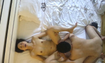 貴在真實商務酒店純上帝視角偸拍男女同事下班後開房激情做愛，洗乾凈後床上瘋狂互舔，反差美女活很好呻吟聲動聽