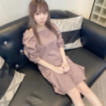 身高156cm45公斤，但她的胸部卻是奇蹟的F罩杯！！ 嬌小巨乳蘿莉在這個狀態下種付