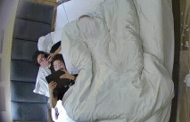 大學城 清純漂亮的小美女被男人扣逼調教 還帶了一個又大又亮的自慰球 一邊被操一邊自己玩球