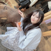 首次攝影・露臉！！ 限定版！！非常清秀漂亮的新人女性◯安娜式美容師絕對服從我！！ 舔著勃起的生殖器，閃耀著美白的裸體生中出了2次！！