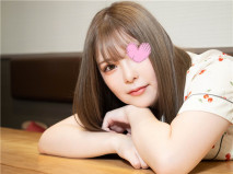 睡衣女孩♥白皙皮膚加上G罩杯的棉花糖乳房太厲害了♥如果被軟綿綿的乳房夾住的話會發射的… ♥想24小時擁抱的治癒系♥