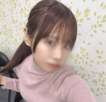 一位身材絕佳的豐滿女孩在男友不知情的情況下來接受面試，我們徹底挑逗了她，讓她一次又一次地達到高潮，讓她體內充滿了危險量的精液！