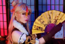 COS博主 MollyRedWolf 穿著這樣的絲襪高跟來打手槍和做愛，我是頂不住！