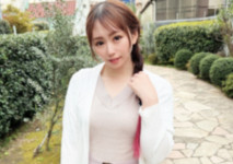 【無修正】【人妻】充滿成熟魅力的清秀美人妻。 兩支震動棒同時調教，丈夫平時看不到的癡態完全暴露，生插入陰道內射精！