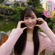 【首次拍攝】【露臉】充滿活力的19歲令人著迷。認真口交。苗條的軟體且猥褻！ 一根極粗的雞巴直接插入陰戶裸露的陰蒂並在體內射精。