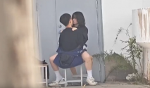 【某吃瓜事件】江西南昌藍天學院 小情侶在教室天台偷打炮，兩分鐘完事了，小年輕就是快！