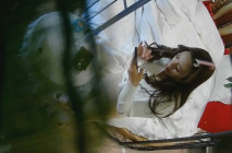 情趣酒店鐵籠房高清偷拍 口味特別的富二代帶了不少裝備和女炮友開房把她操到殺豬嚎叫