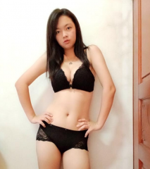 被假經紀人欺騙的大奶嫩妹