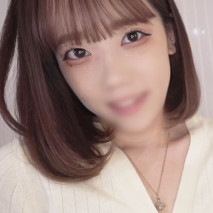 那個欲求不滿的女鄰居又來拜訪了，對白虎陰戶射滿精液