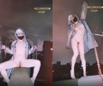 漂亮美眉天台挑戰極限露出 身材不錯 鮑魚粉嫩 就是看著有點捏把冷汗 怕掉下去