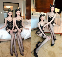 《露臉精品反差婊泄密》專注高質外圍女模的推特大神金主貓哥 重金約炮雙飛極品長腿雙胞胎姐妹花 抓著頭髮肏征服感滿滿