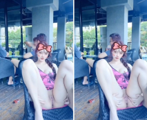 露出 美女在這麼多人的地方掰逼露出 這膽子是真大 白虎粉穴超嫩