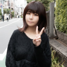 【口水四溢】和可愛的素人女孩進行生猛性愛！ 「嗯，啊♡」感覺太好了，她根本停不下來！』