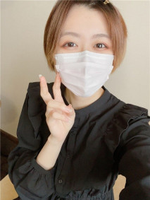 這個可愛的短髮女子！怎麼看都有學校老師的氣質，終於越過了她的底線了！