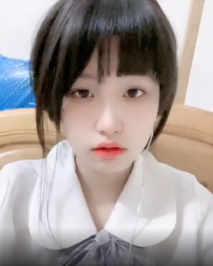 極品美女自己插穴看表情太爽了