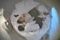 流出酒店情趣圓床偷拍 顏值甜美的軟萌氣質女友和健壯帥哥互啃後上位瘋狂榨精