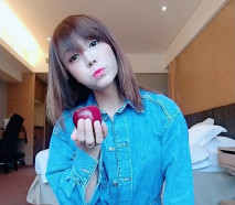 TS -Ladyboy 雅妮：20歲台灣小哥哥相互口交 做愛 刺激。舒服 兩個大雞巴的較量。。我也好騷！