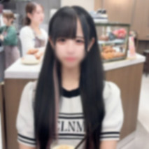 【初・無修正】“開始害怕了…”對於首次的個人拍攝感到困惑而猶豫的19歲大學生。 雖然很生氣，但還是多次尋求最粗的陰莖，最終被精液射滿子宮受孕…