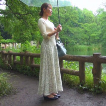 最性感又可愛的清秀夫人，每天都想做愛，看到勃起的雞巴，高興得笑個不停