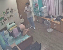 黑客破解家庭網路攝像頭偷拍 白領夫妻想找網友換妻做愛一邊自拍留念一邊和網友分享