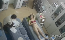 2023新流出黑客破解美容院監控攝像頭偷拍 兩個顏值還可以的少婦逼逼激光去毛毛