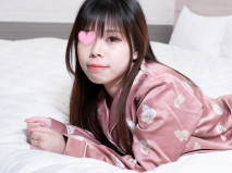 睡衣女孩♥性格開朗身材嬌小很可愛♥什麼都沒說就從後面舔逼♥她也是很色情