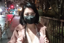 房東的玩物2：櫻花下的露出任務 反差眼鏡娘網紅女神『奶咪』劇情系列，勁爆完美身材波濤胸涌超嫩小穴頂宮灌精