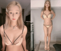 D罩杯金髮顏值大學生，外表甜美發騷自慰，多種道具選一根，猛捅無毛騷逼，淫水流出濕噠噠