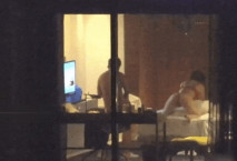 2025年5月最新，【五星級酒店窗外偷拍】，短髮翹臀的可愛反差女生，男朋友酷愛她的屁股，又白又凈身體一定很香