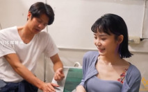 華語AV 蘇璇 風流韻事集 高中戀欲 再續前緣 纖瘦小美女被高中同學借機爆操 爽出表情包