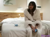 黃先生之今晚硬邦邦約了個白色外套花臂妹子，口交舔弄騎乘後入大力抽插猛操