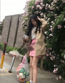 【某某門事件】抖音電子雞欣夢然與大佬一對一裸聊被偷錄，顏值極高，十分清純漂亮，摳逼、自慰都有！